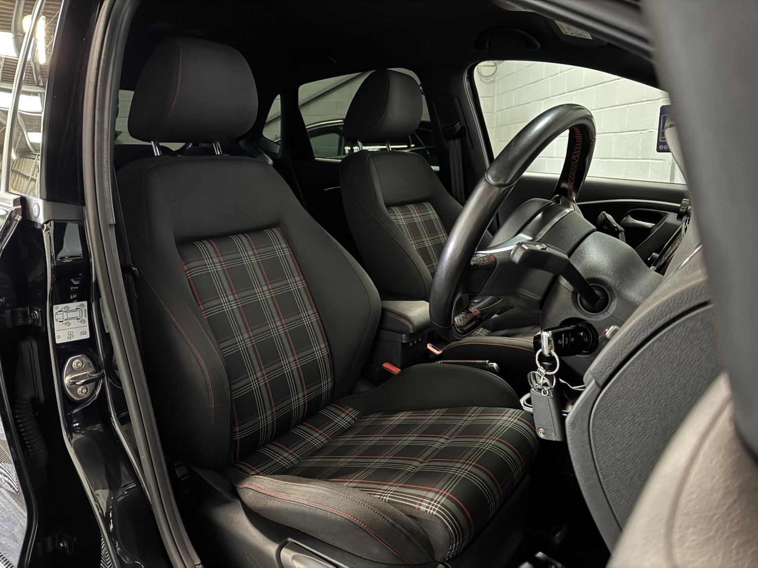 Used Volkswagen Polo 2017 for sale - 77028028: Photo 47