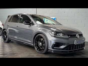 Used Volkswagen Golf 2017 for sale - 74949700: Photo