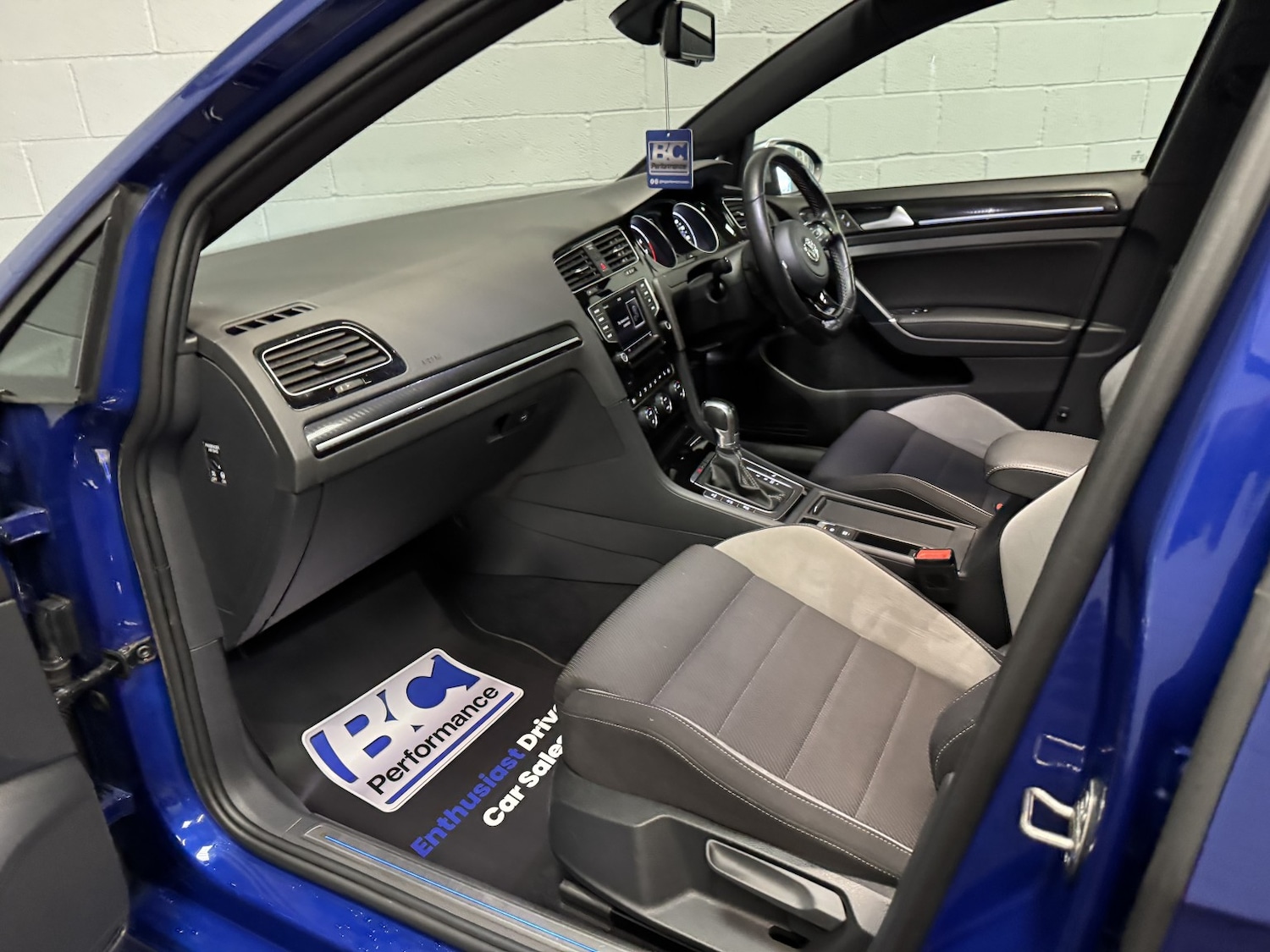 Used Volkswagen Golf 2016 for sale - 77997240: Photo 40