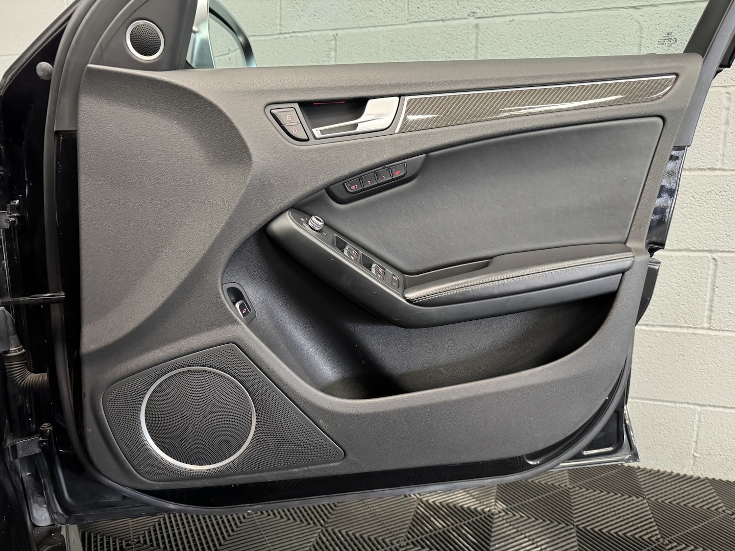 Used Audi RS4 2014 for sale - 76769472: Photo 64