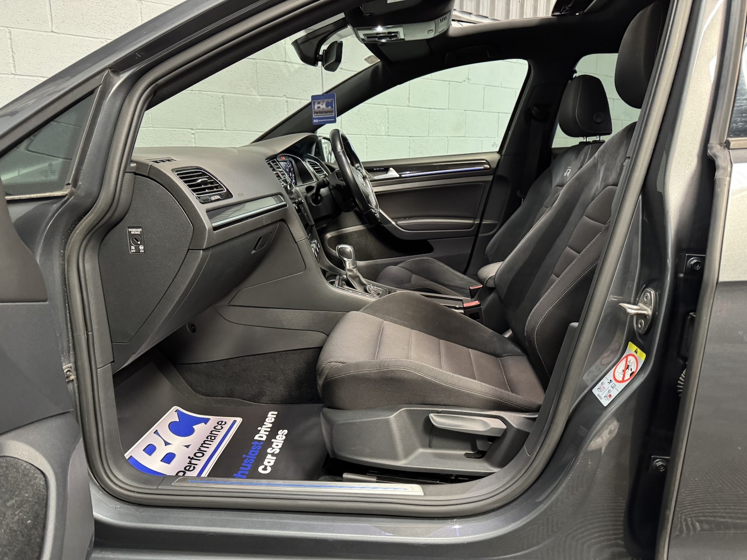 Used Volkswagen Golf 2018 for sale - 78031769: Photo 40