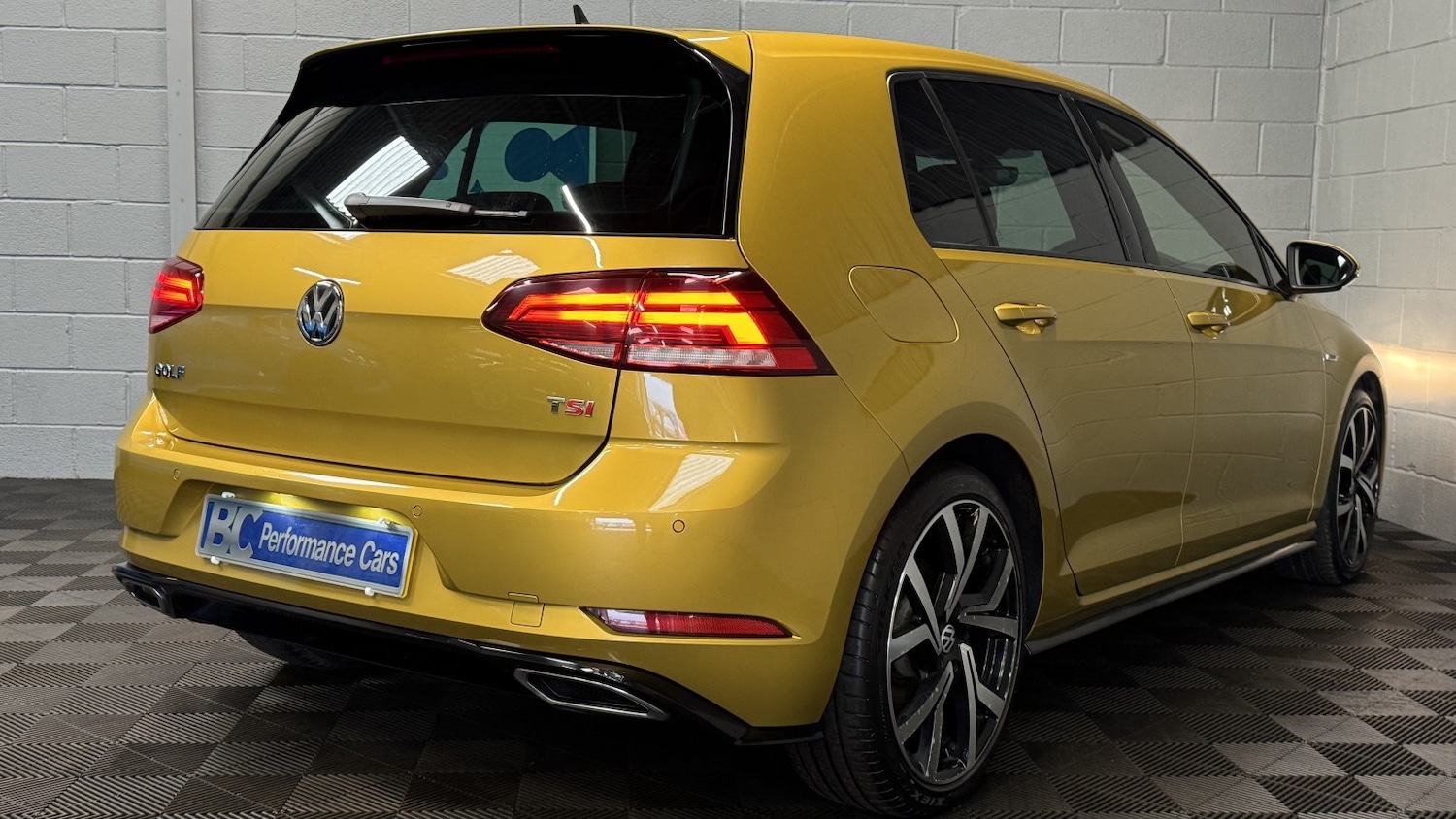 Used Volkswagen Golf 2017 for sale - 77522047: Photo 3