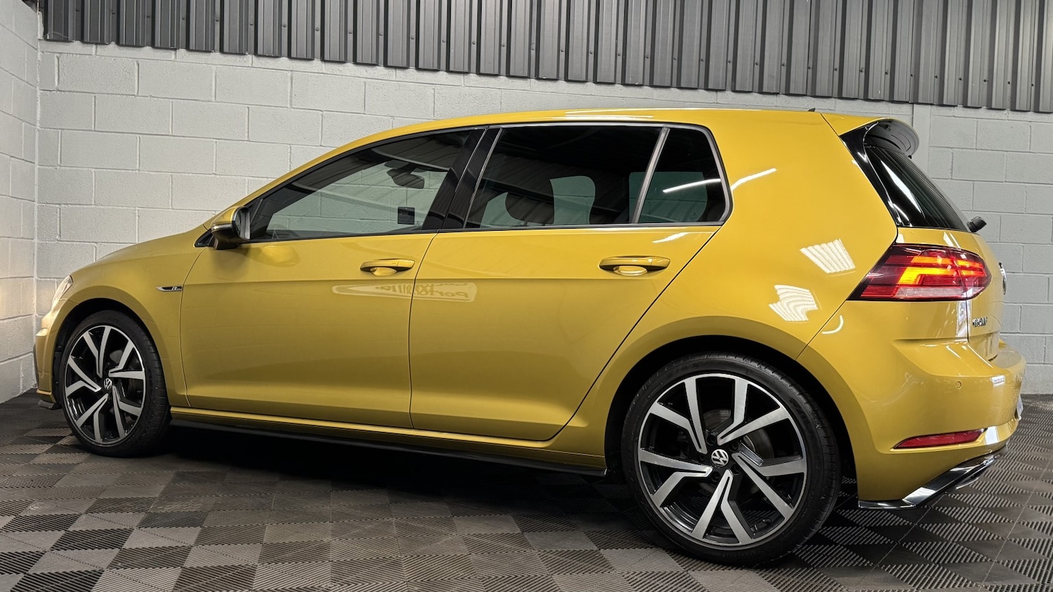 Used Volkswagen Golf 2017 for sale - 77522047: Photo 35