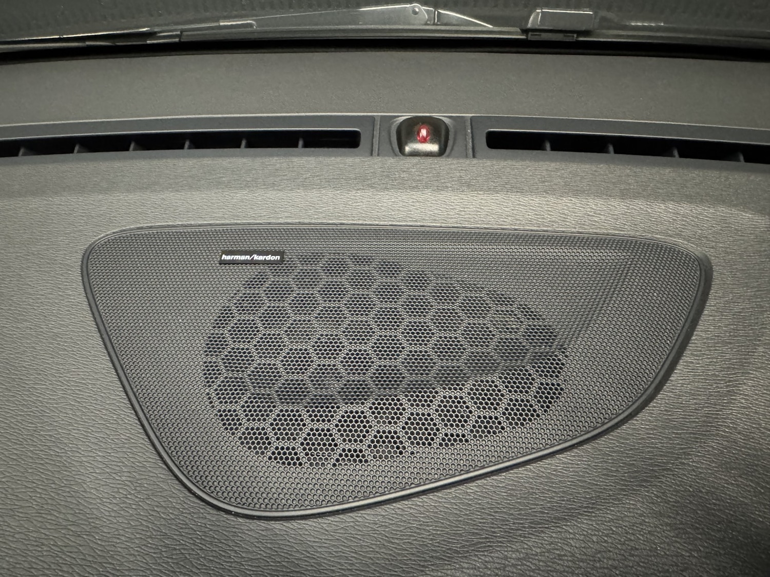 Used Volvo V60 2015 for sale - 77154427: Photo 14