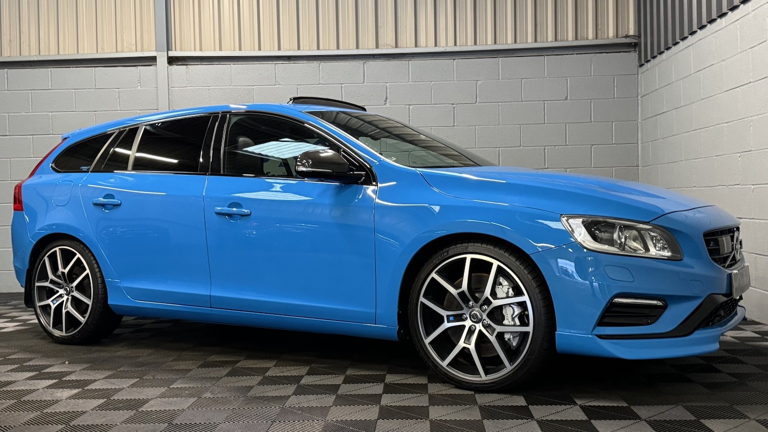 Used Volvo V60 2015 for sale - 77154427: Photo 35