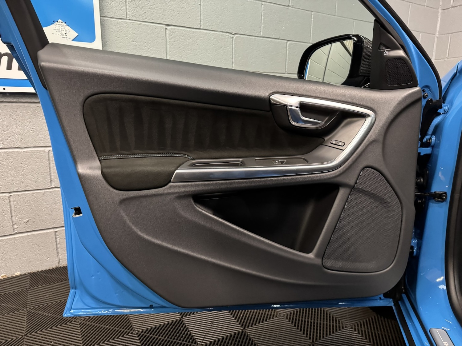 Used Volvo V60 2015 for sale - 77154427: Photo 52