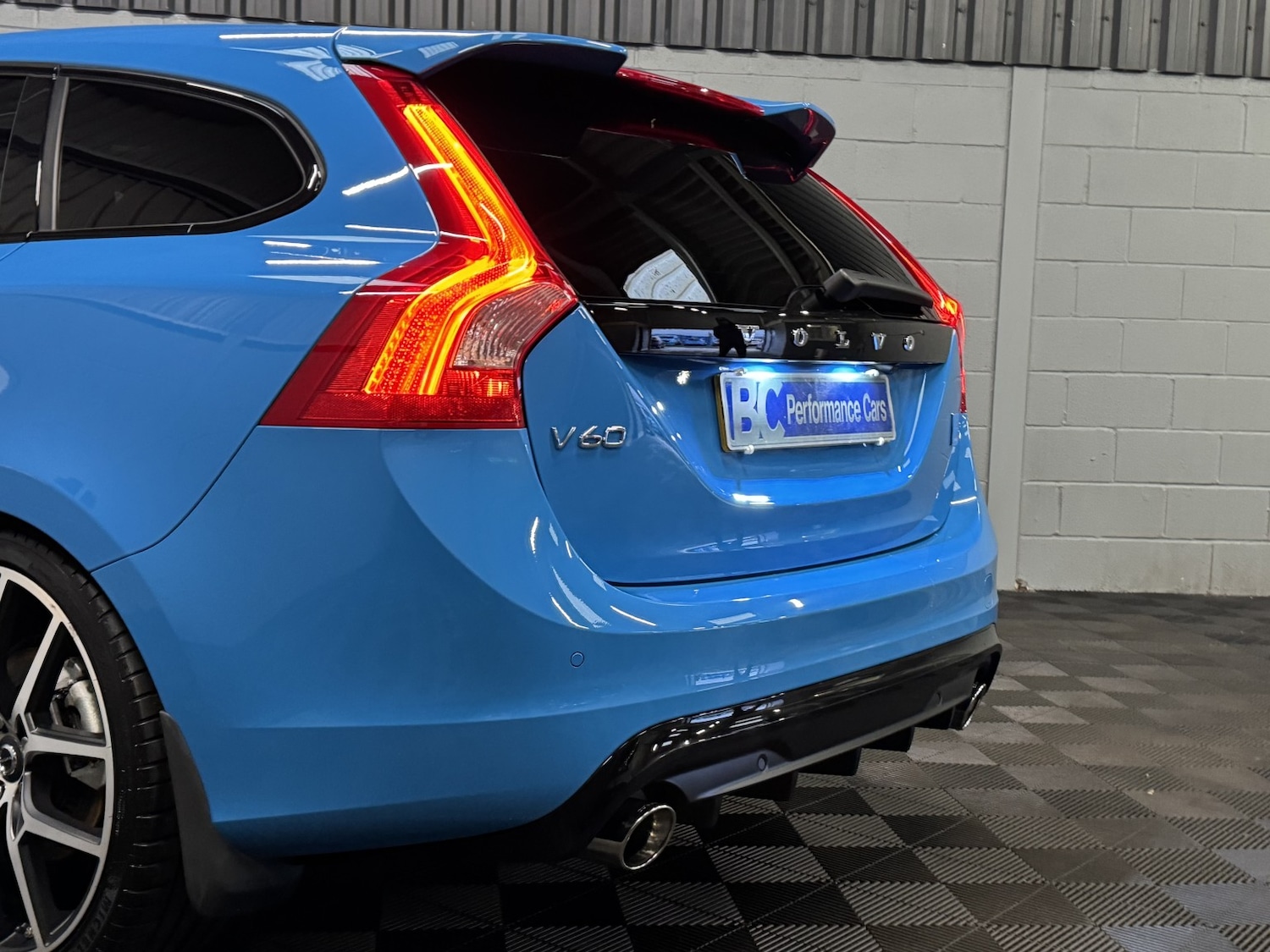 Used Volvo V60 2015 for sale - 77154427: Photo 6