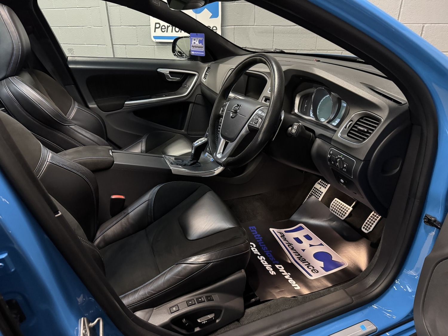 Used Volvo V60 2015 for sale - 77154427: Photo 61