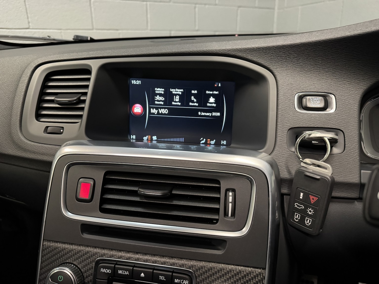 Used Volvo V60 2015 for sale - 77154427: Photo 64