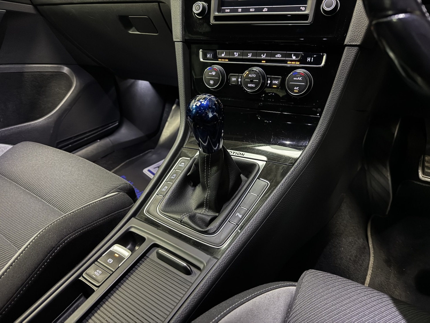 Used Volkswagen Golf 2017 for sale - 76624421: Photo 11