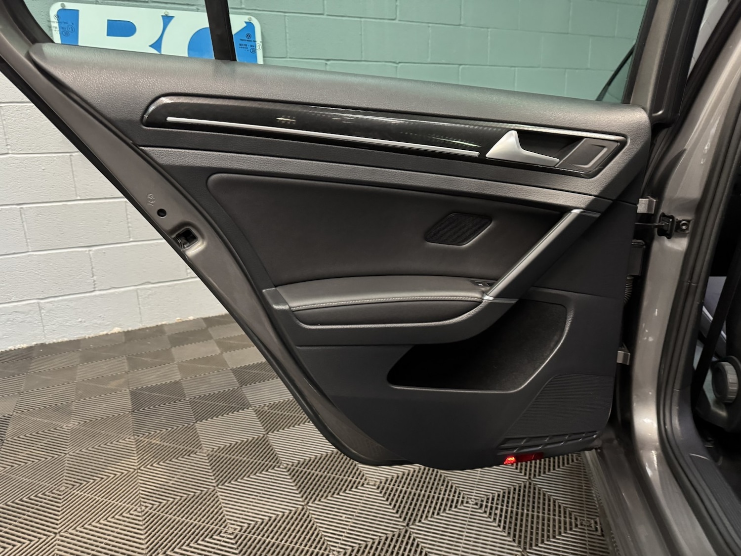 Used Volkswagen Golf 2017 for sale - 76624421: Photo 33