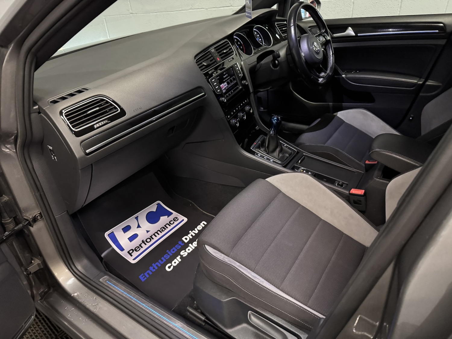 Used Volkswagen Golf 2017 for sale - 76624421: Photo 38