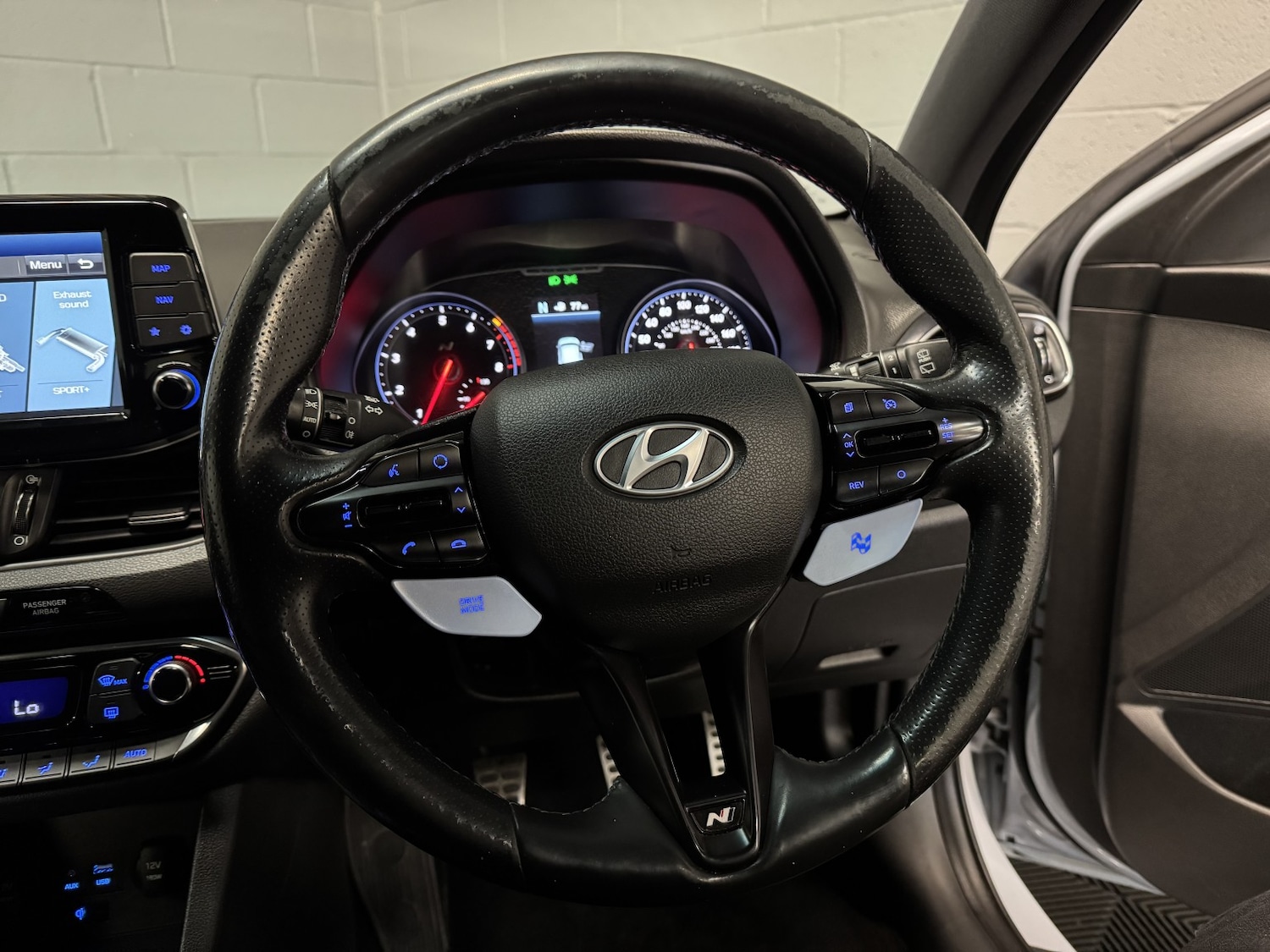 Used Hyundai i30 2018 for sale - 76305610: Photo 62
