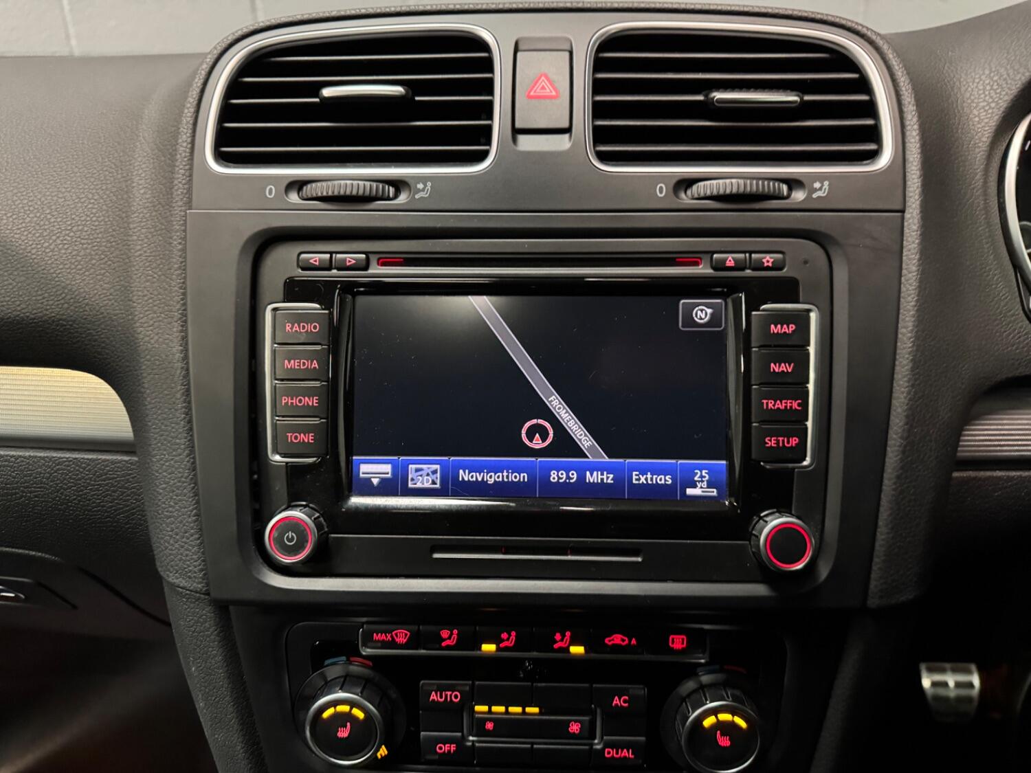 Used Volkswagen Golf 2010 for sale - 77997300: Photo 13