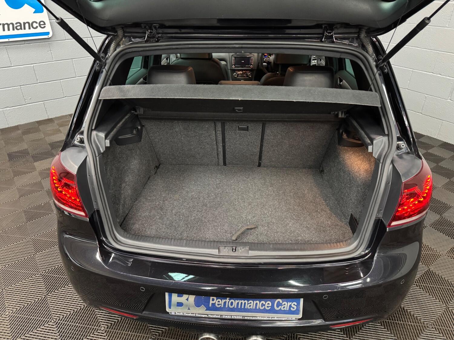 Used Volkswagen Golf 2010 for sale - 77997300: Photo 43