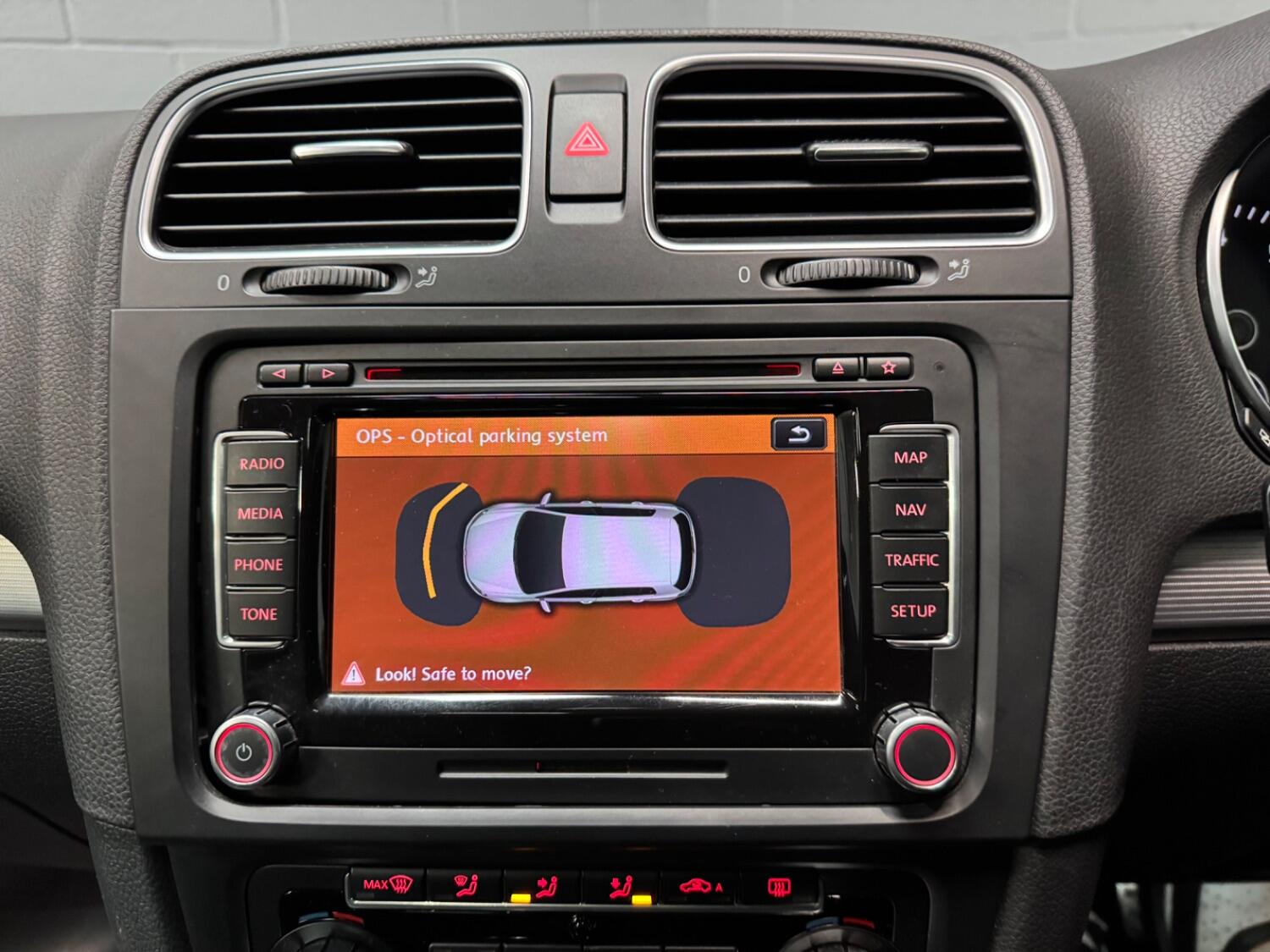 Used Volkswagen Golf 2010 for sale - 77997300: Photo 58