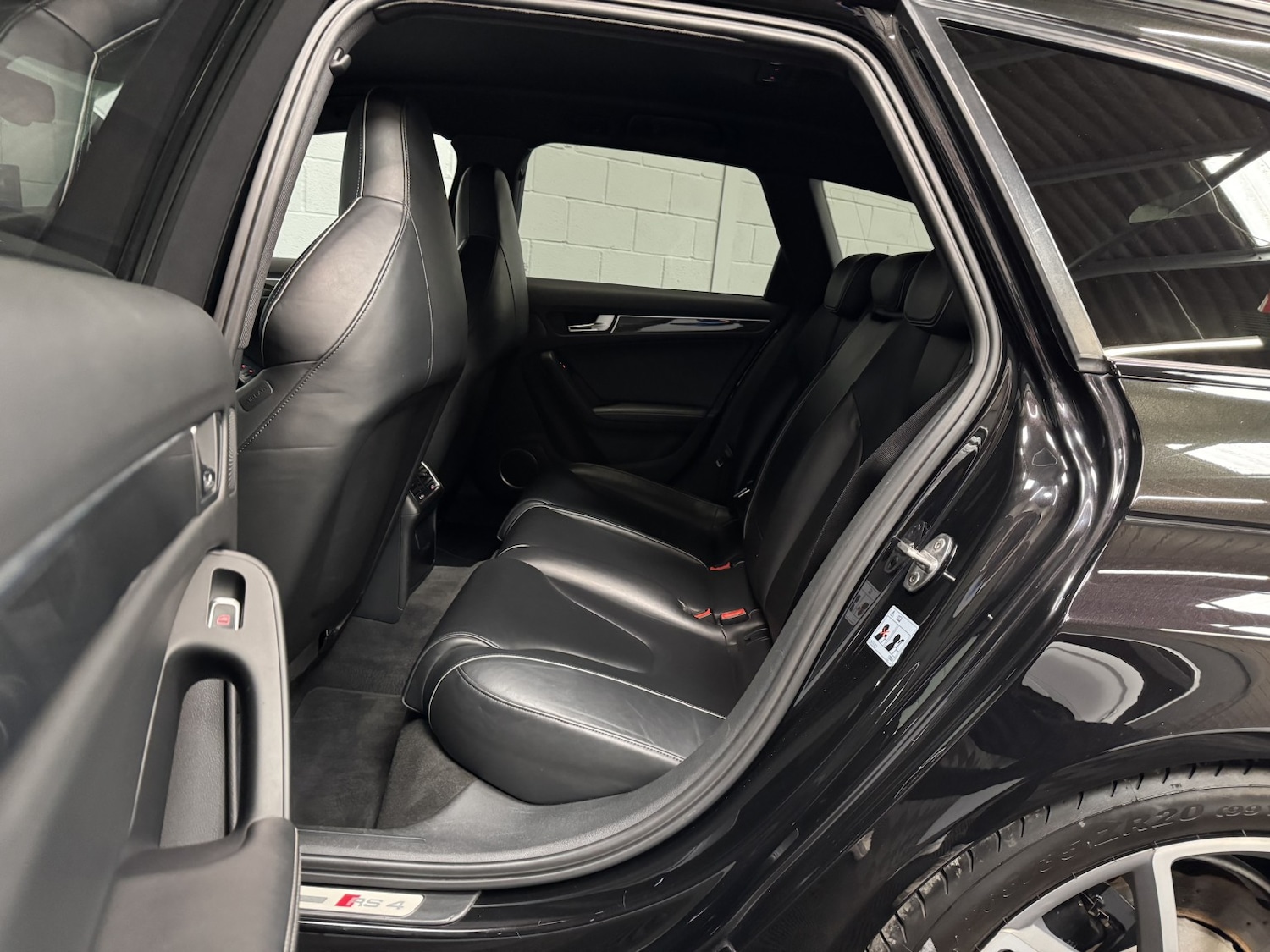 Used Audi RS4 2014 for sale - 76316409: Photo 48