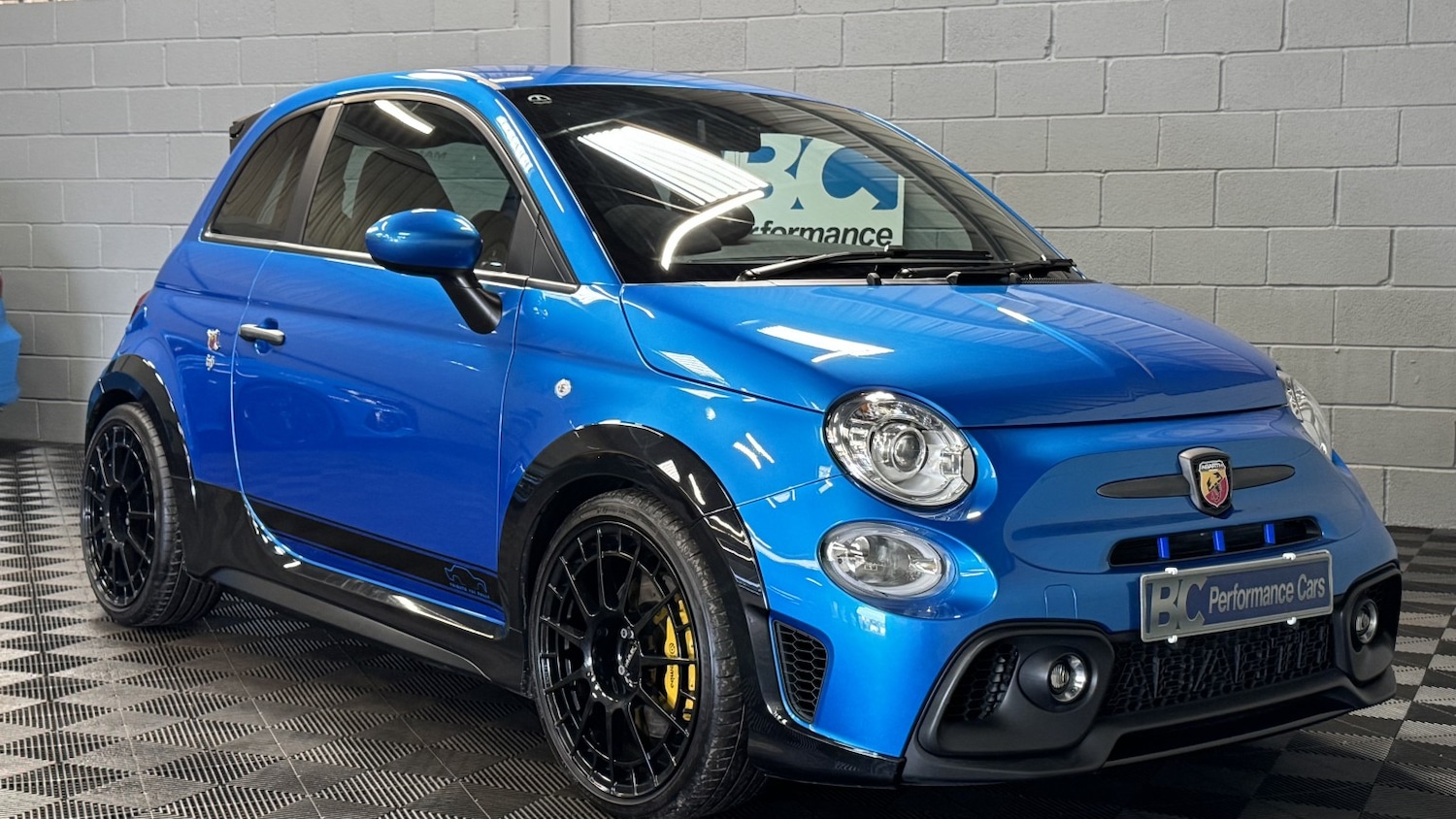 Used Abarth 695 2023 for sale - 77656322: Photo 2