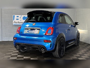Used Abarth 695 2023 for sale - 77656322: Photo