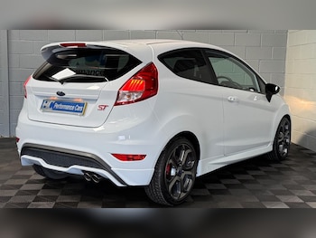 Used Ford Fiesta 2016 for sale - 76070369: Photo