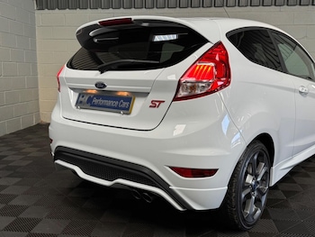 Used Ford Fiesta 2016 for sale - 76070369: Photo
