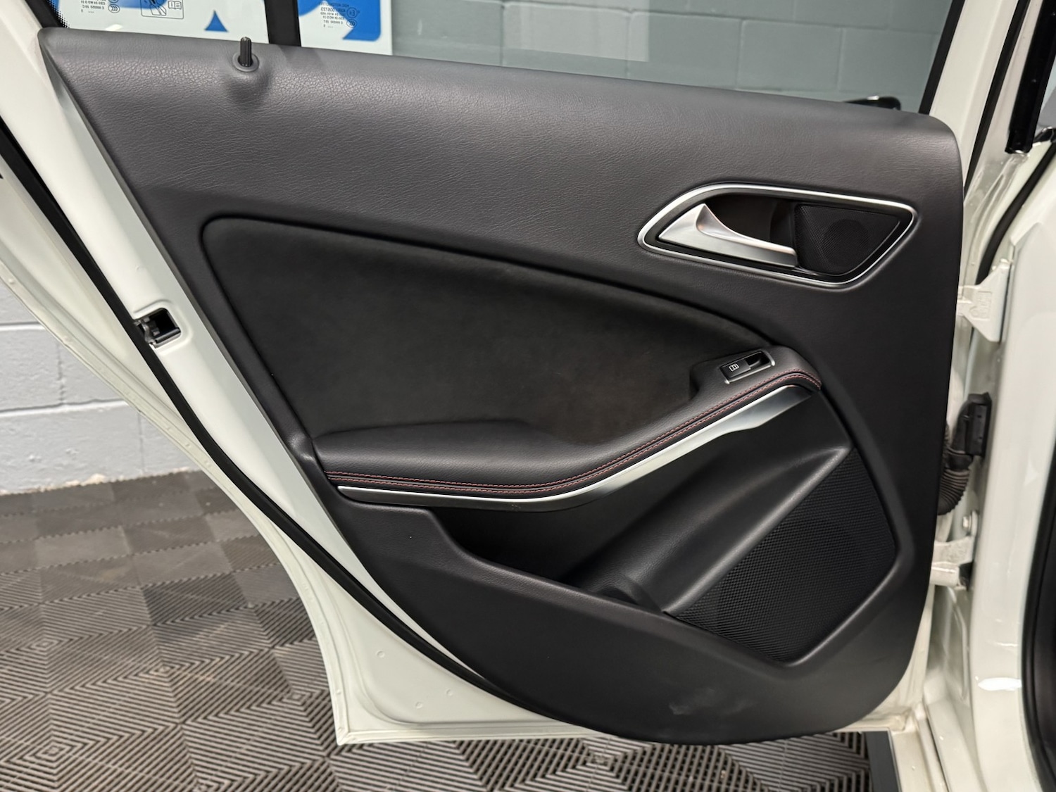 Used Mercedes-Benz A-Class 2015 for sale - 76476958: Photo 35