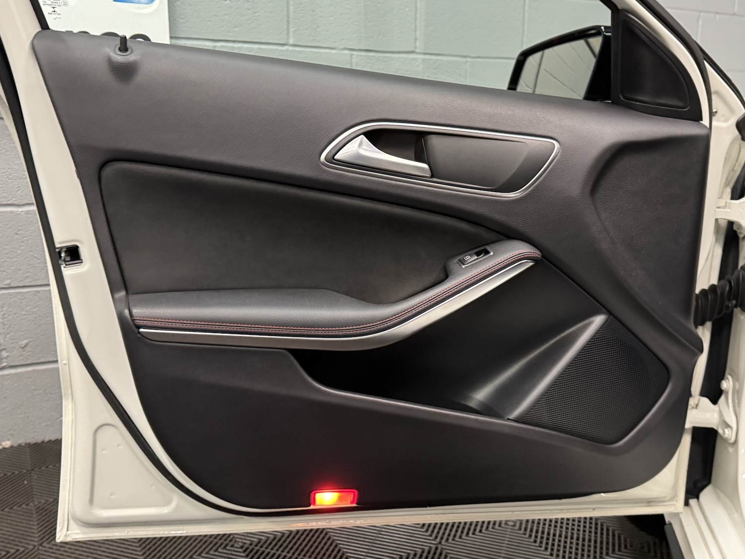 Used Mercedes-Benz A-Class 2015 for sale - 76476958: Photo 41