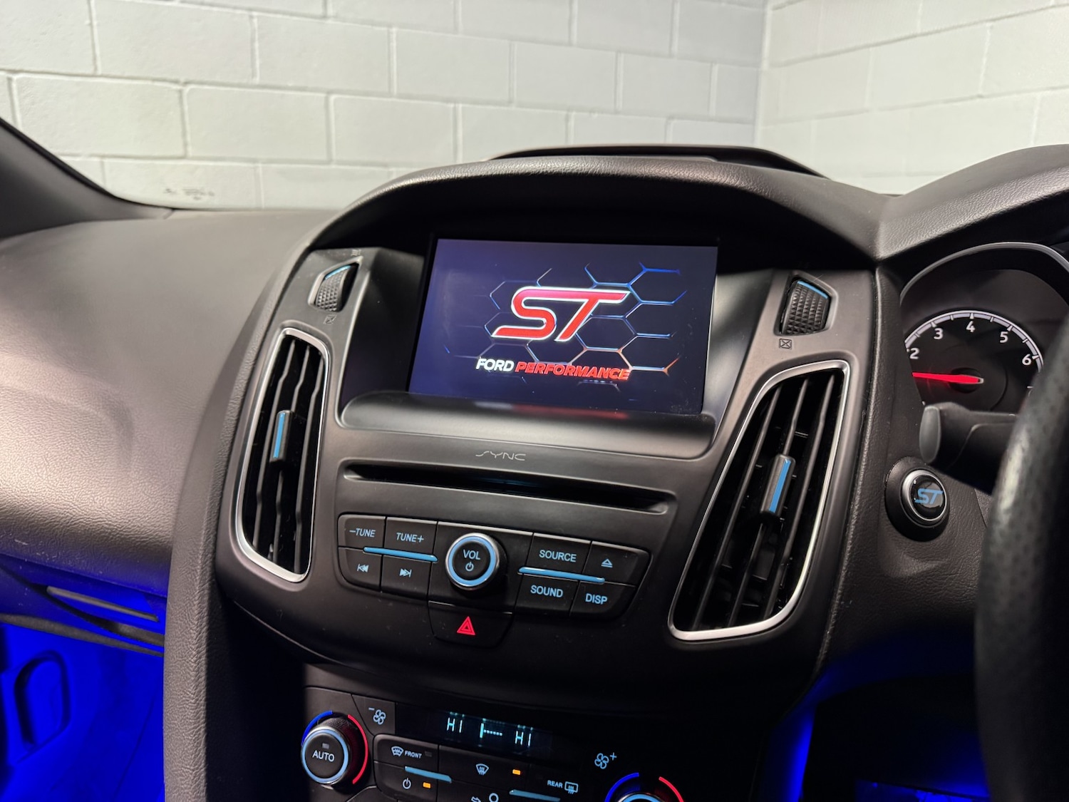 Used Ford Focus 2017 for sale - 78031743: Photo 11