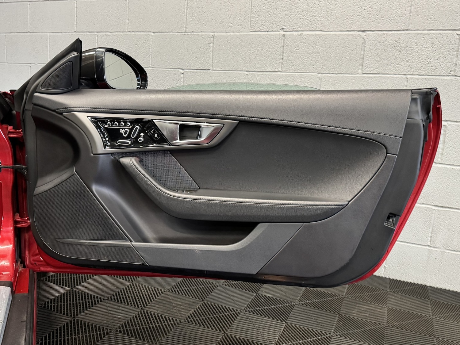 Used Jaguar F-Type 2013 for sale - 77310687: Photo 35