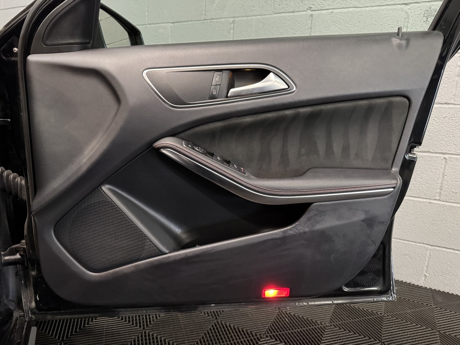 Used Mercedes-Benz A-Class 2014 for sale - 77622384: Photo 47