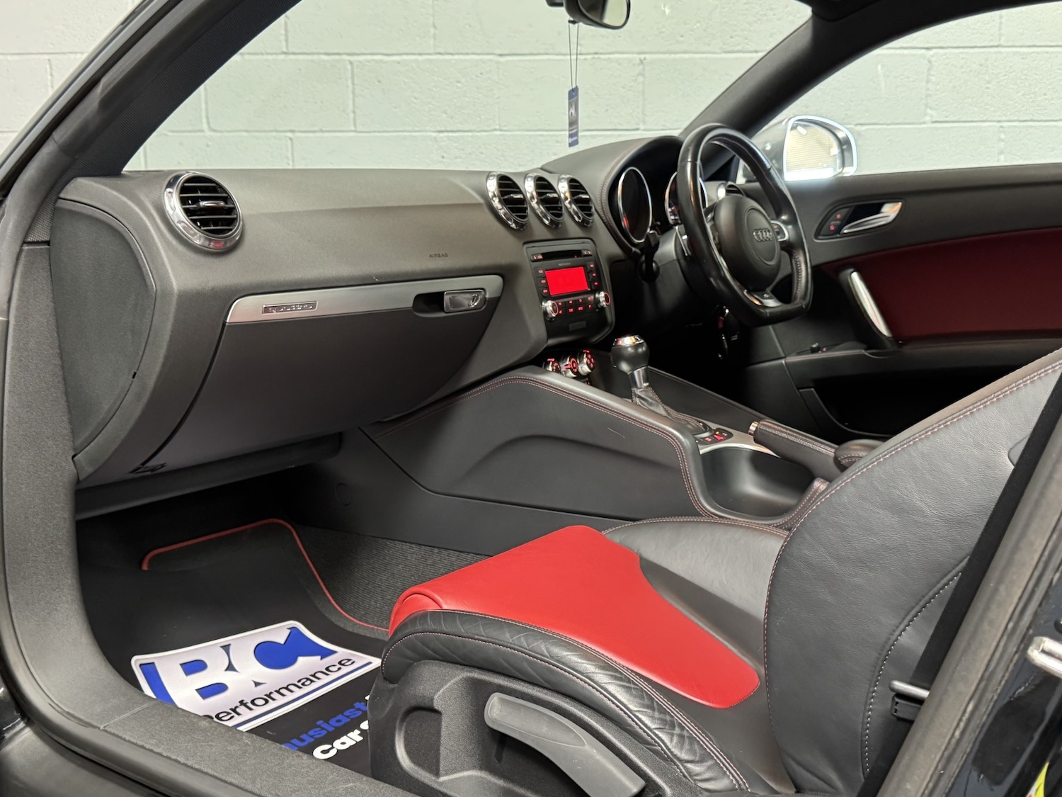 Used Audi TT 2009 for sale - 77921379: Photo 32