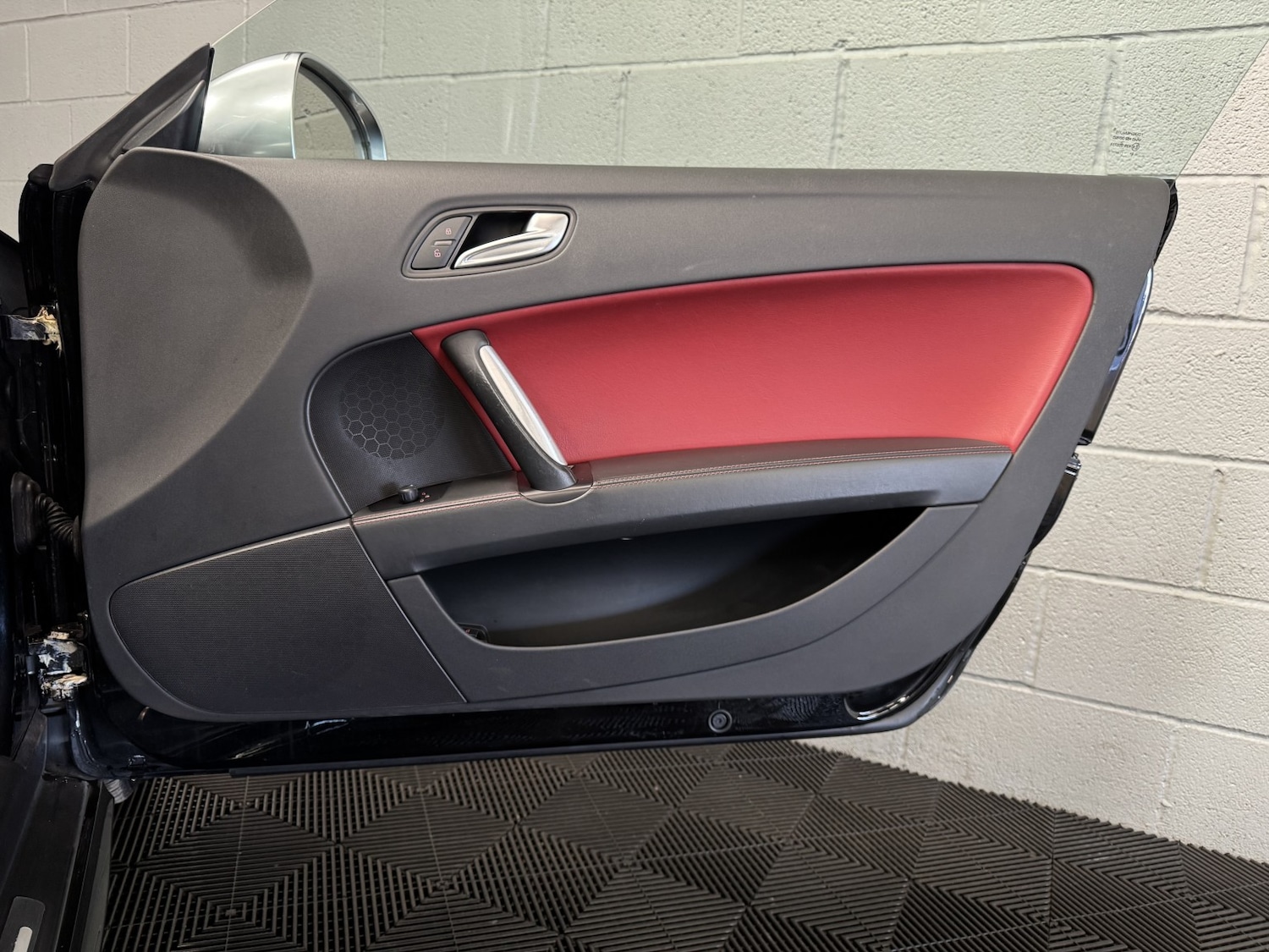 Used Audi TT 2009 for sale - 77921379: Photo 38