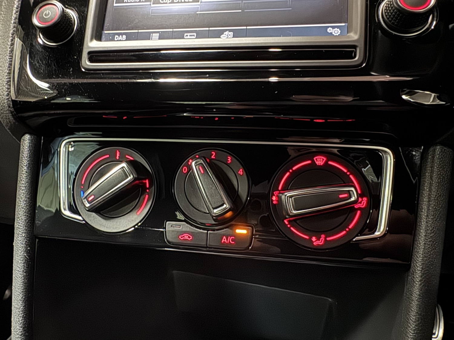 Used Volkswagen Polo 2016 for sale - 77997285: Photo 12