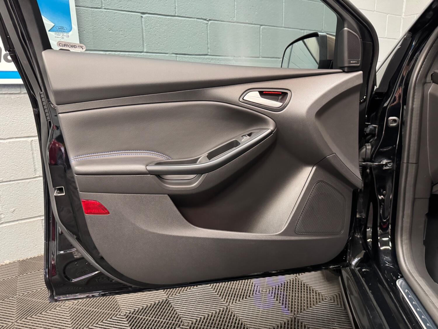 Used Ford Focus 2017 for sale - 76762131: Photo 39