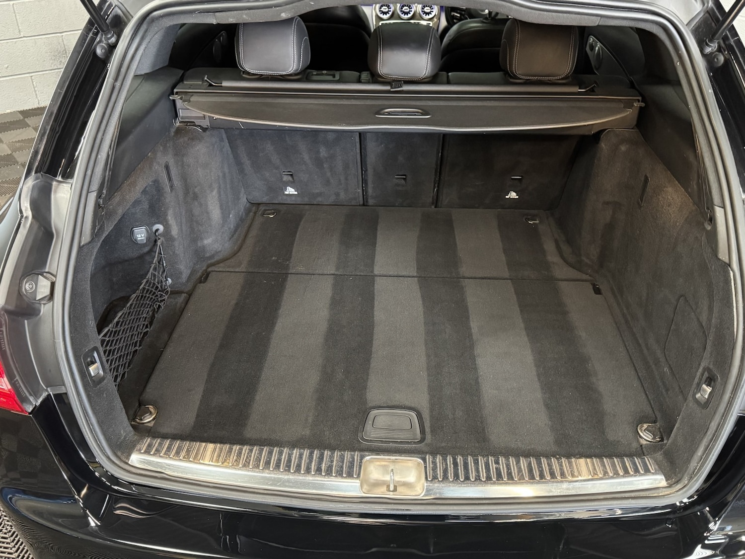 Used Mercedes-Benz C Class 2015 for sale - 77656329: Photo 40