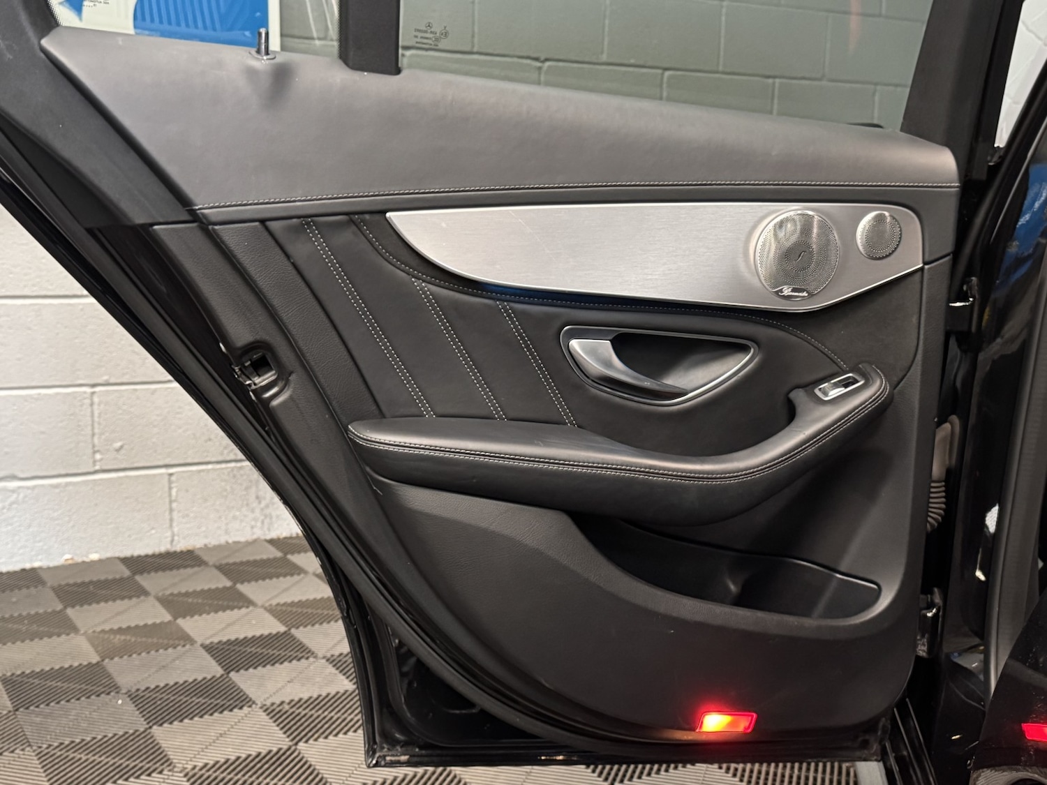 Used Mercedes-Benz C Class 2015 for sale - 77656329: Photo 42