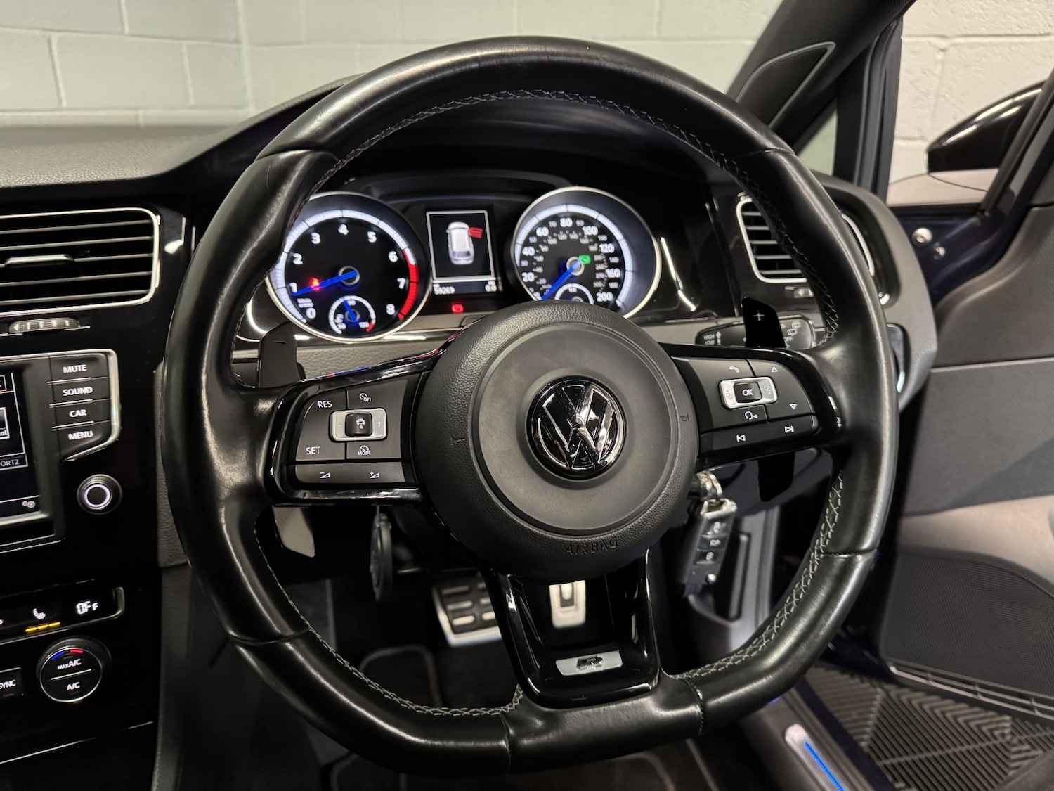 Used Volkswagen Golf 2016 for sale - 77201161: Photo 51