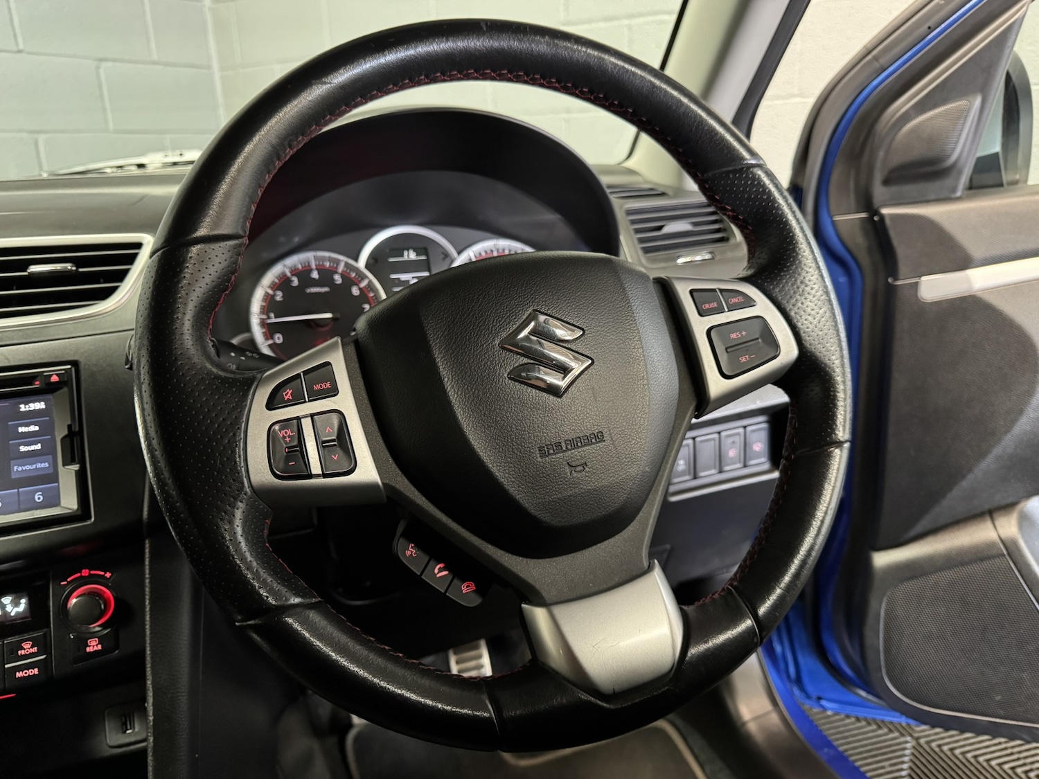 Used Suzuki Swift 2015 for sale - 77953977: Photo 14