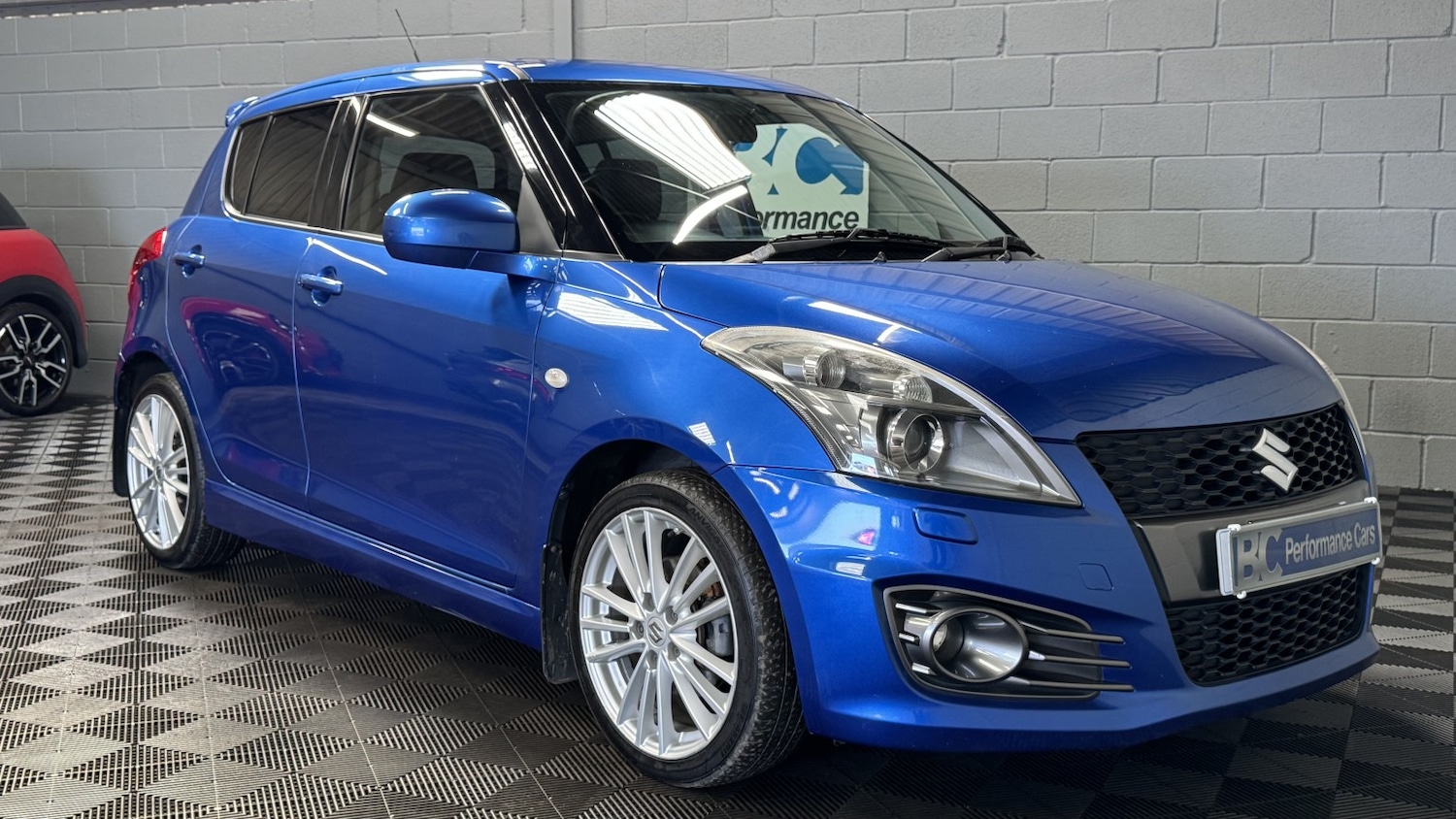 Used Suzuki Swift 2015 for sale - 77953977: Photo 2