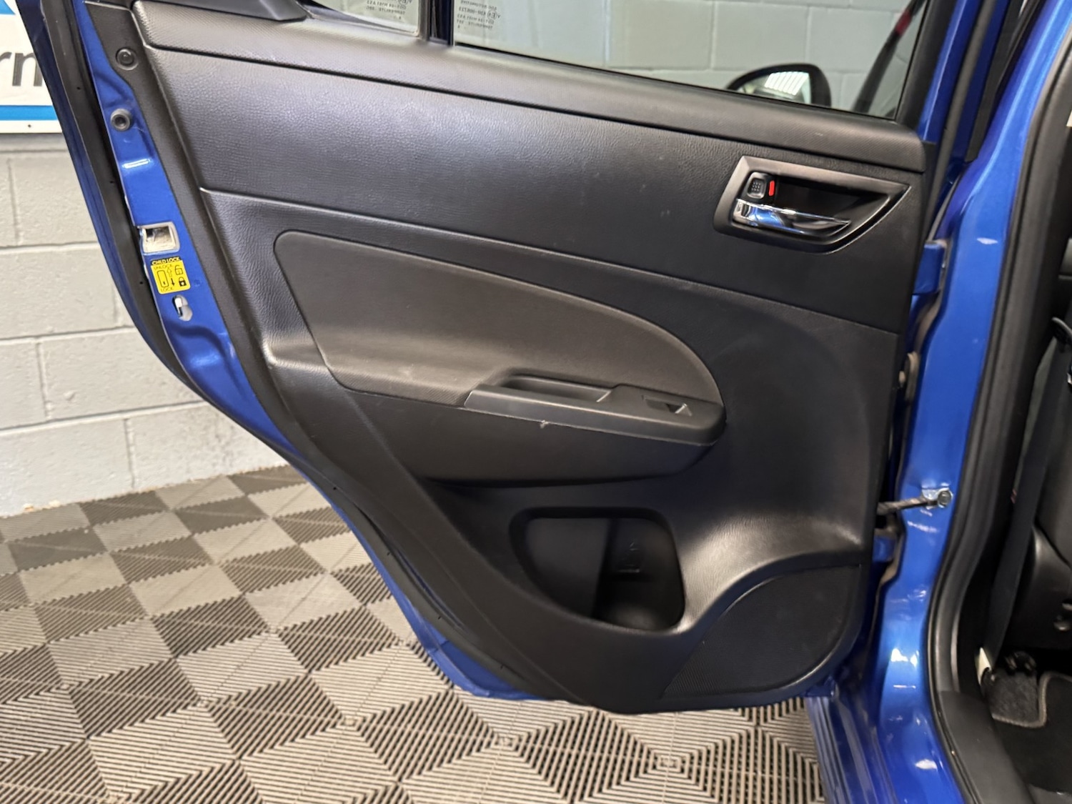 Used Suzuki Swift 2015 for sale - 77953977: Photo 31