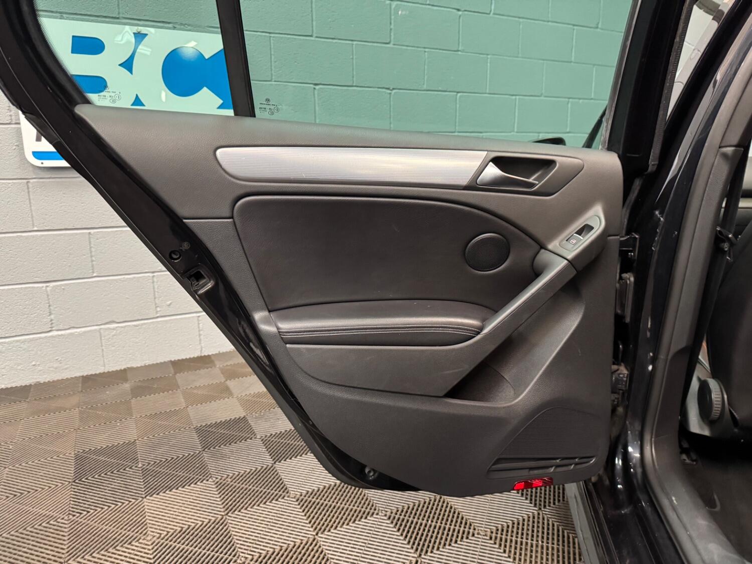 Used Volkswagen Golf 2010 for sale - 77687715: Photo 42