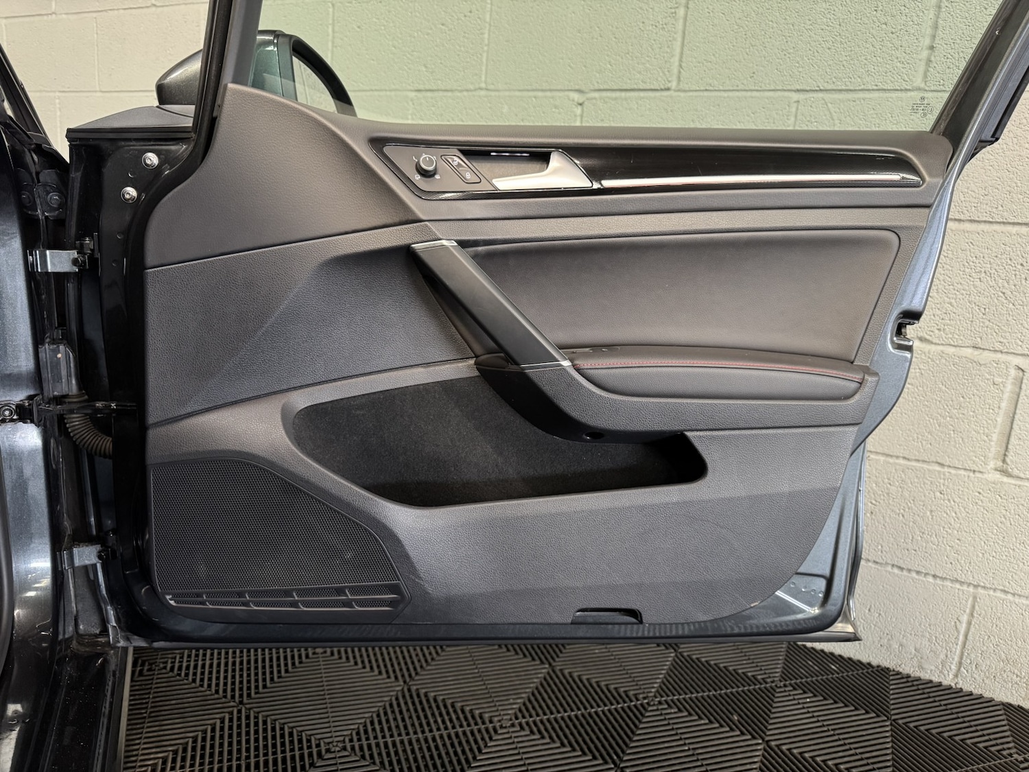 Used Volkswagen Golf 2016 for sale - 77766494: Photo 49