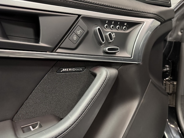 Used Jaguar F-Type 2017 for sale - 76237260: Photo 10