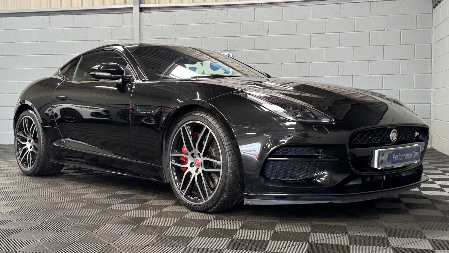 Used Jaguar F-Type 2017 for sale - 76237260: Photo 2