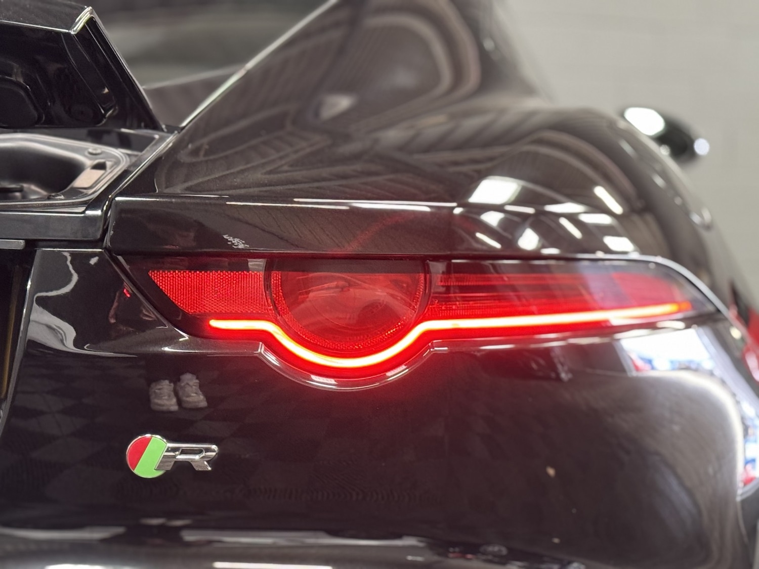 Used Jaguar F-Type 2017 for sale - 76237260: Photo 28