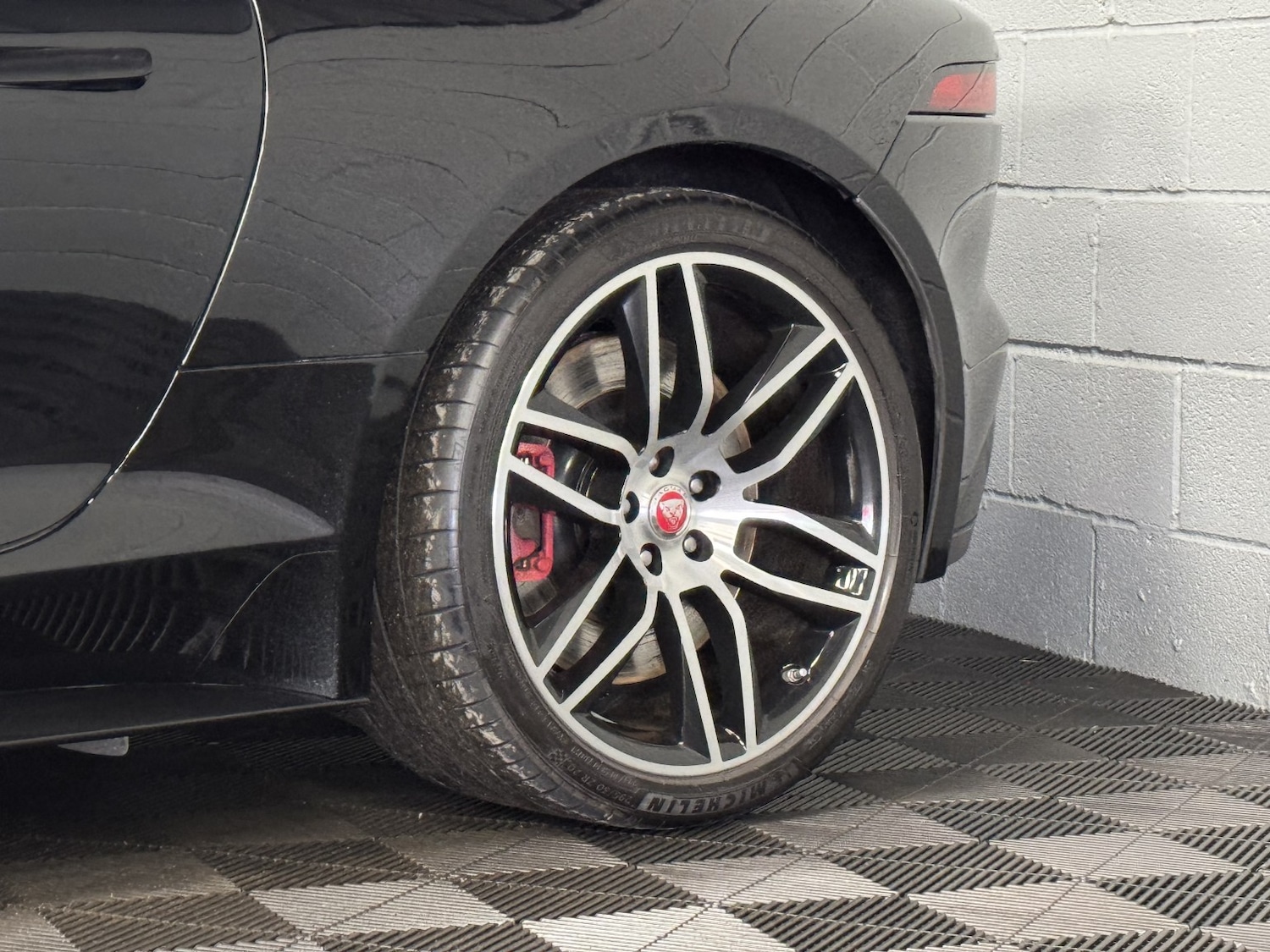 Used Jaguar F-Type 2017 for sale - 76237260: Photo 29