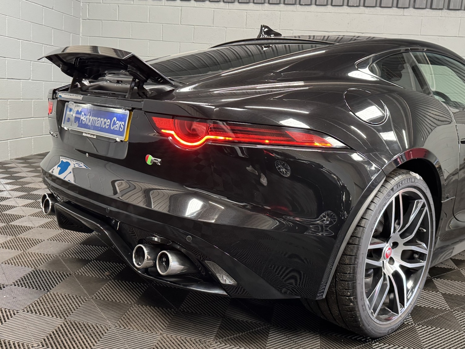 Used Jaguar F-Type 2017 for sale - 76237260: Photo 3