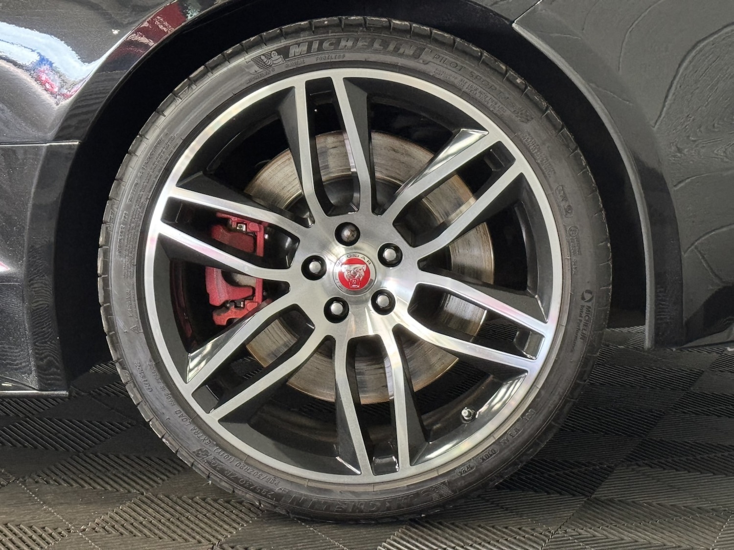 Used Jaguar F-Type 2017 for sale - 76237260: Photo 30