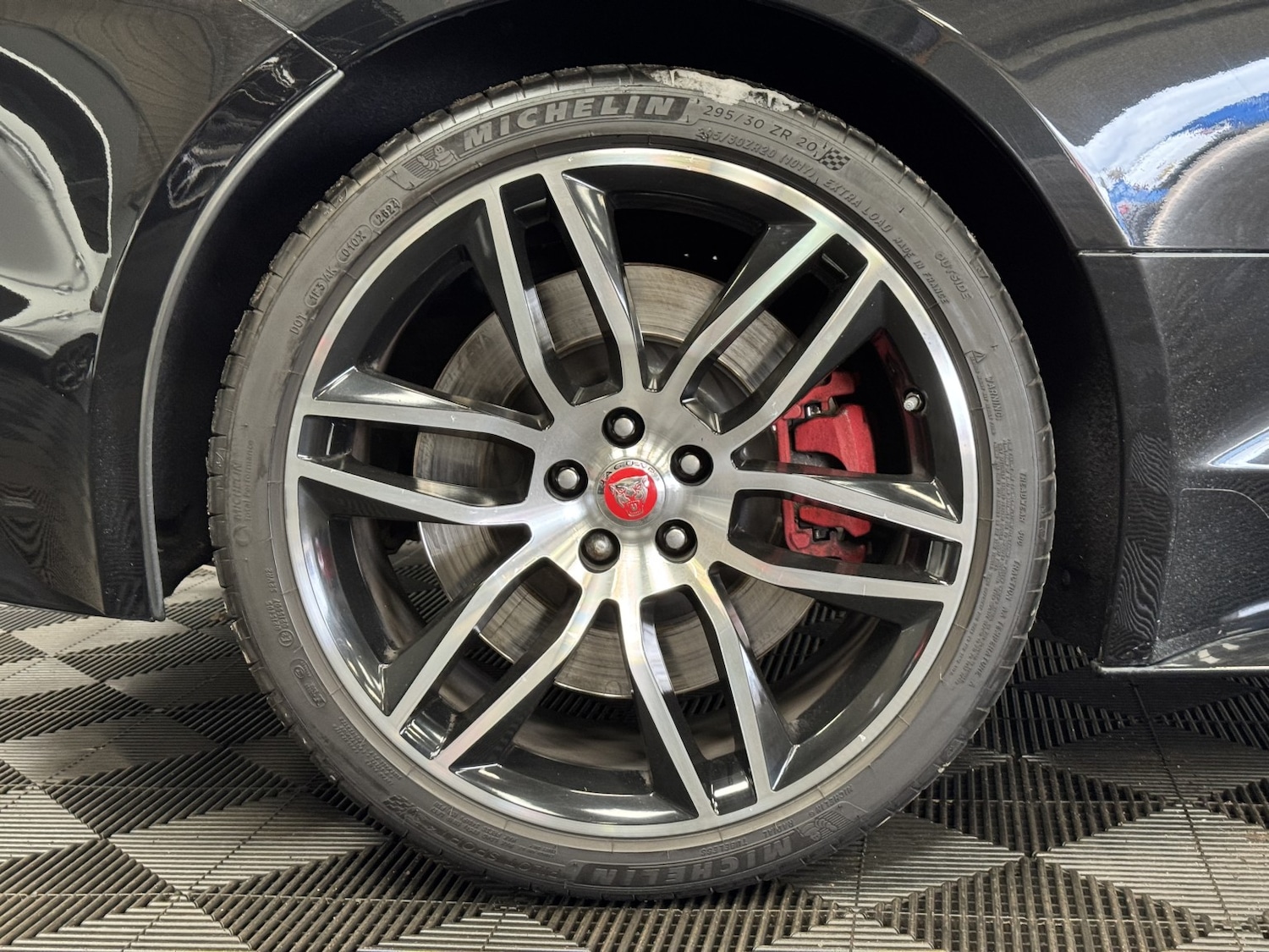 Used Jaguar F-Type 2017 for sale - 76237260: Photo 34