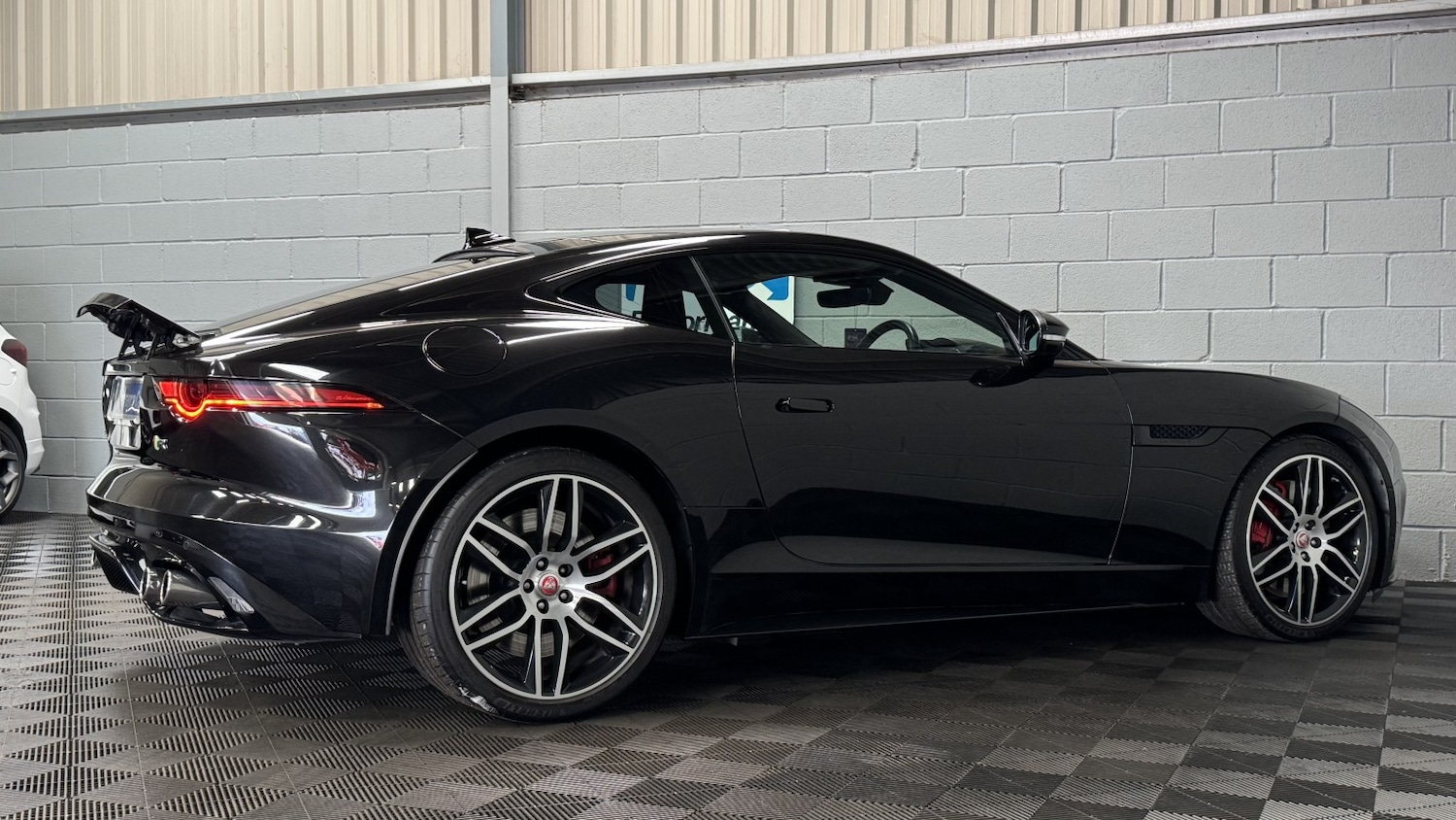 Used Jaguar F-Type 2017 for sale - 76237260: Photo 35